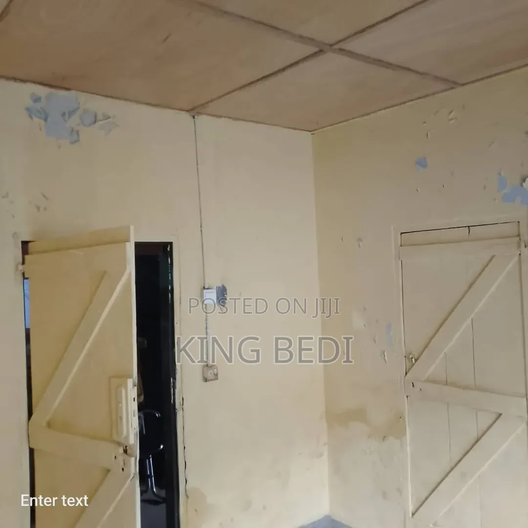 1bdrm House in Kings Properties, Madina for rent
