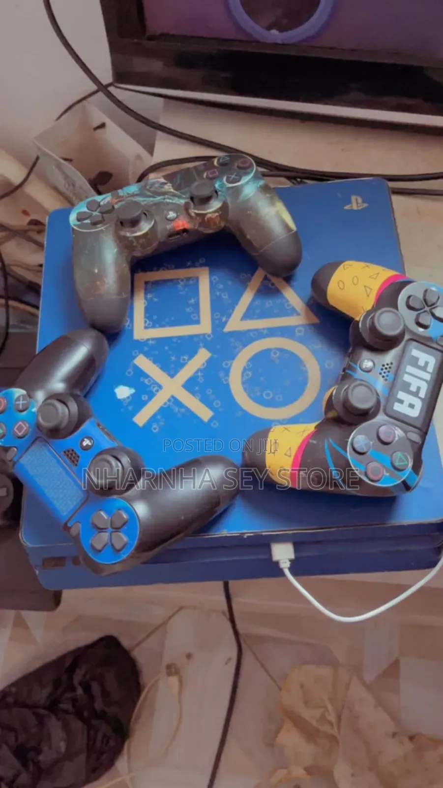Play Station 4 Slim
