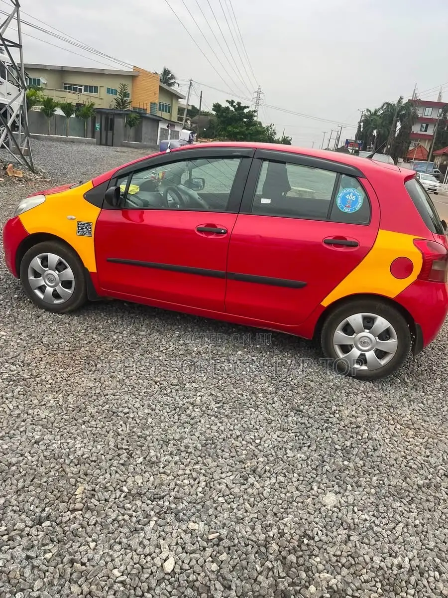 Toyota Yaris 2011 Red