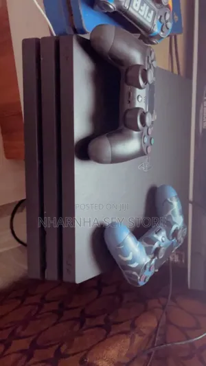 Play Station 4 Pro 1TB