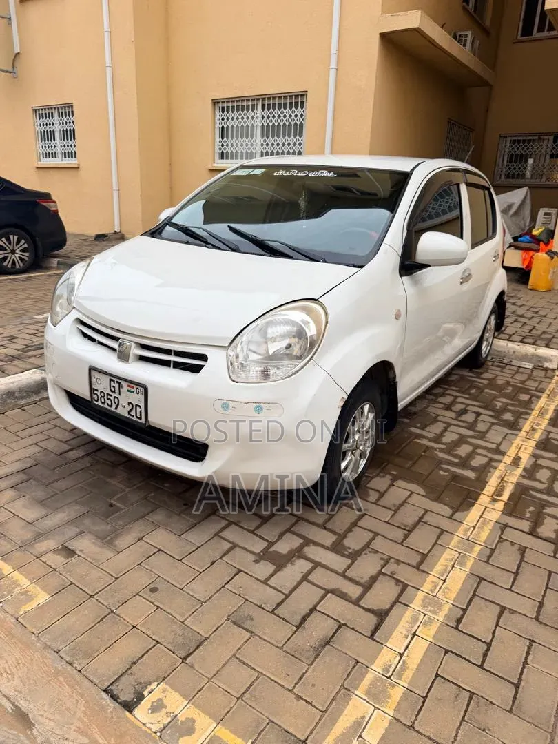 Toyota Passo 2012 White