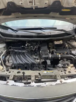 Nissan Versa 1.6 SV 2013 Silver