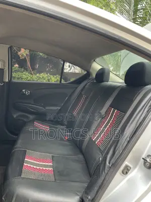 Nissan Versa 1.6 SV 2013 Silver