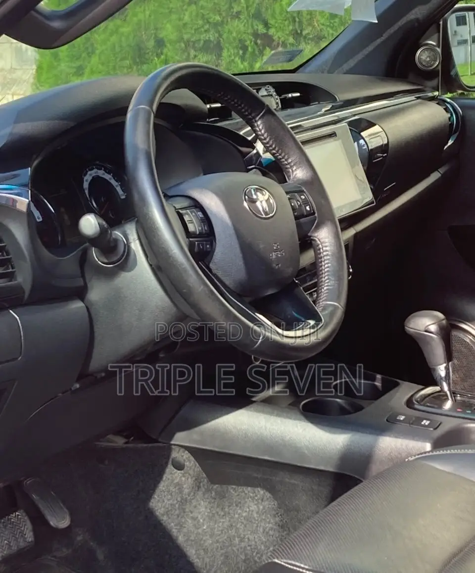 Toyota Hilux 2019 Orange