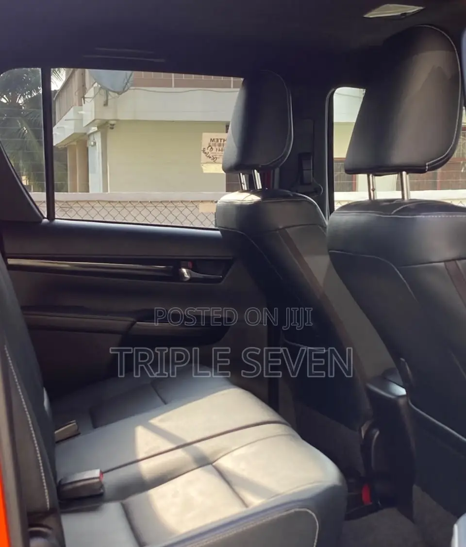 Toyota Hilux 2019 Orange