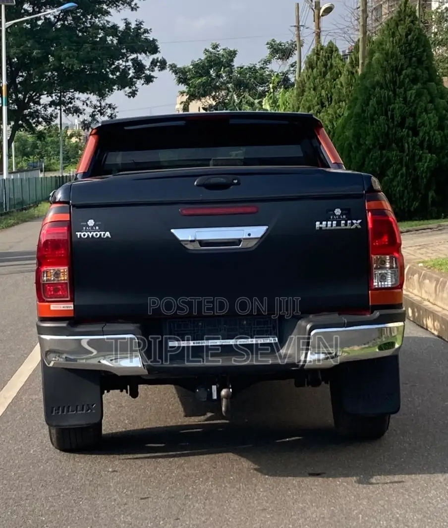 Toyota Hilux 2019 Orange
