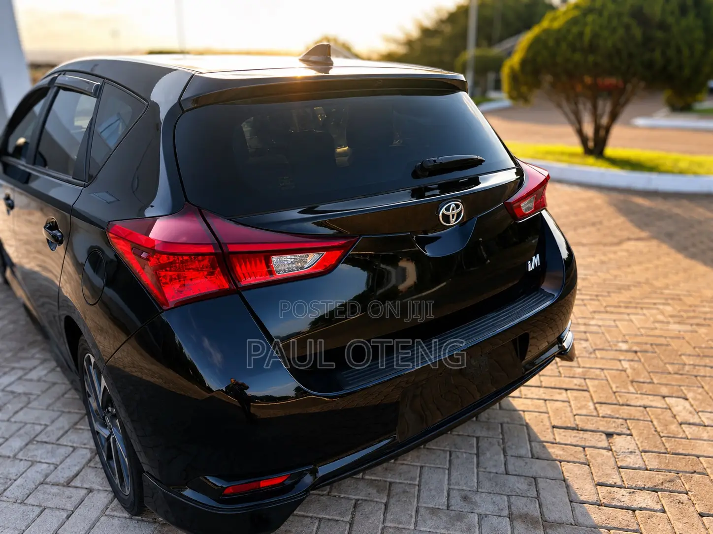 Toyota Corolla LE Eco (1.8L 4cyl 2A) 2018 Black