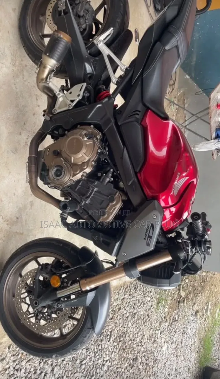 Honda CB 2020 Red