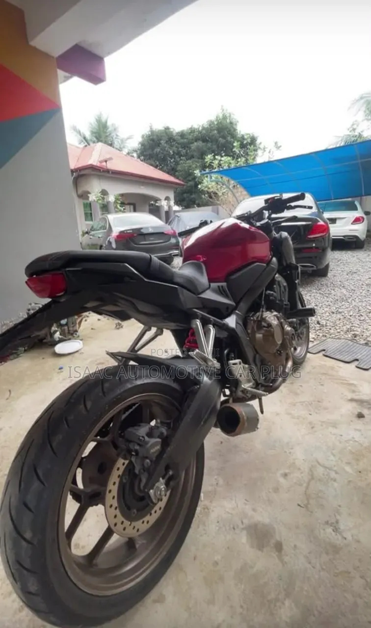 Honda CB 2020 Red