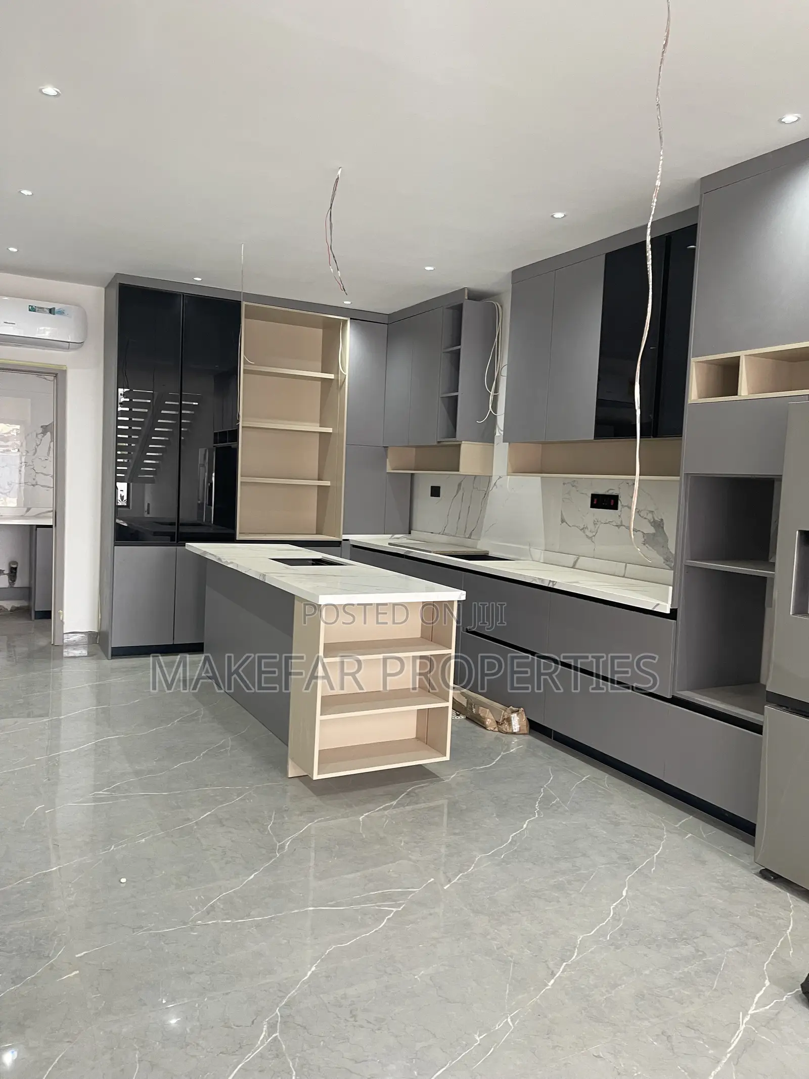 4bdrm House in Ashaley Botwe for sale