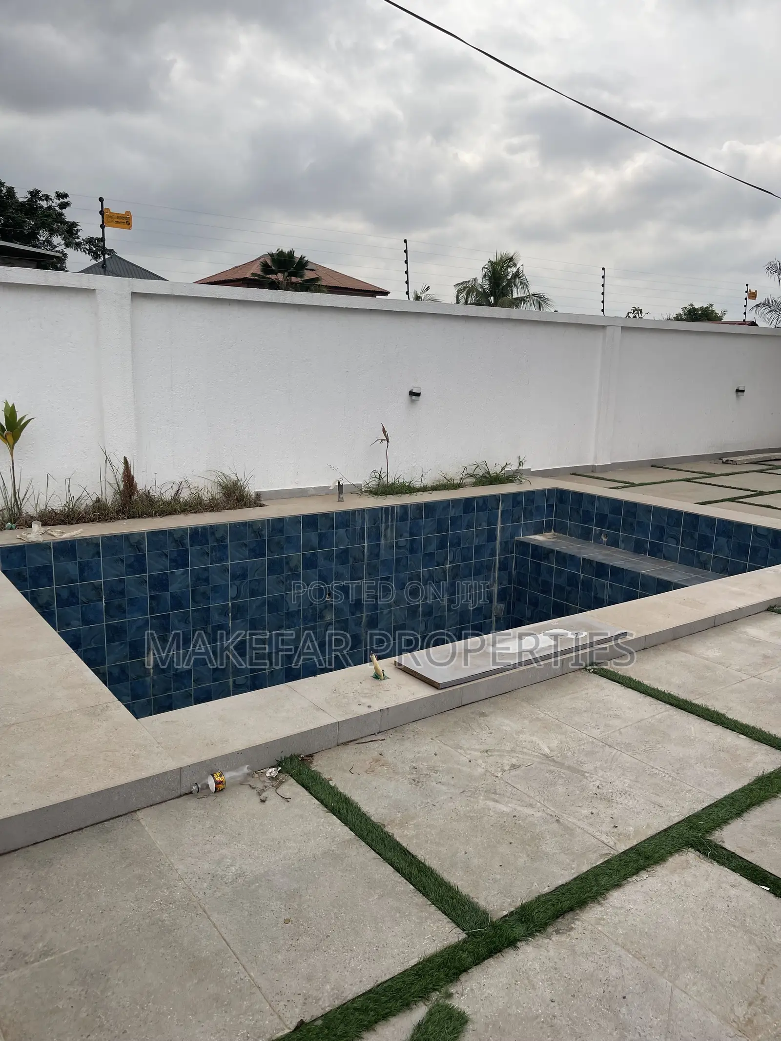 4bdrm House in Ashaley Botwe for sale