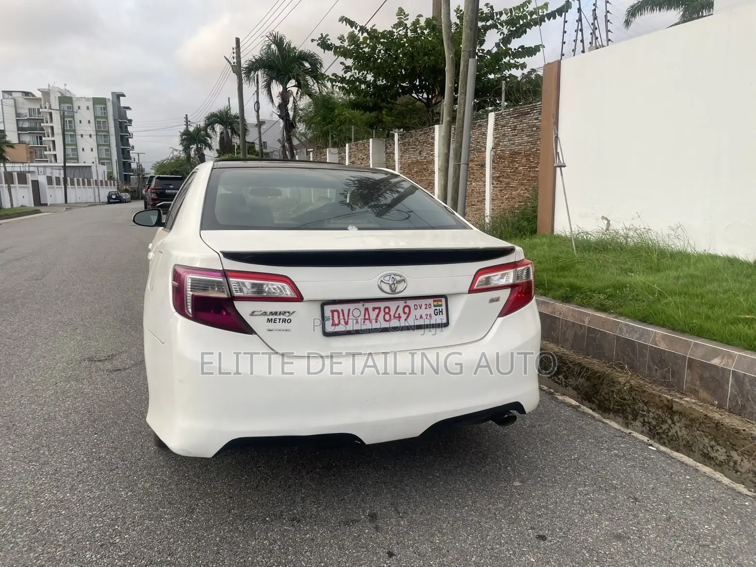 Toyota Camry SE 4dr Sedan (2.5L 4cyl 6A) 2014 White