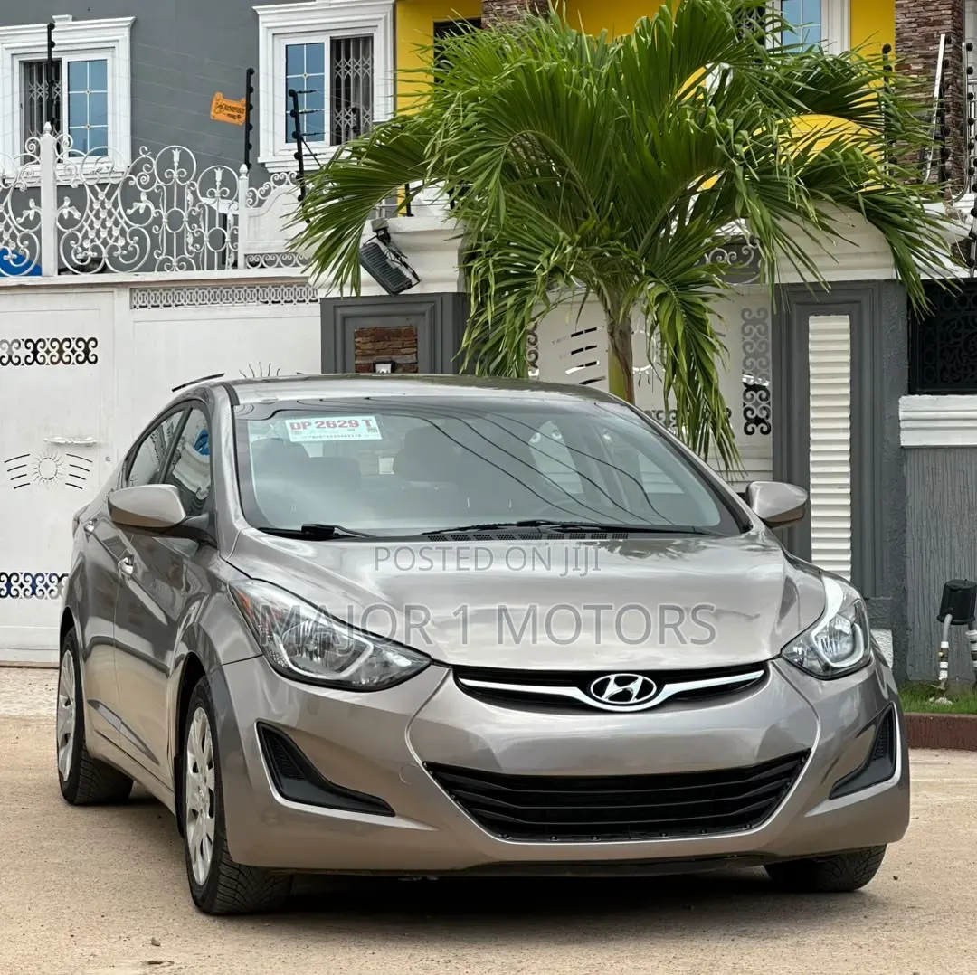 Hyundai Elantra SE 4dr Sedan (1.8L 4cyl 6A) 2015 Gold