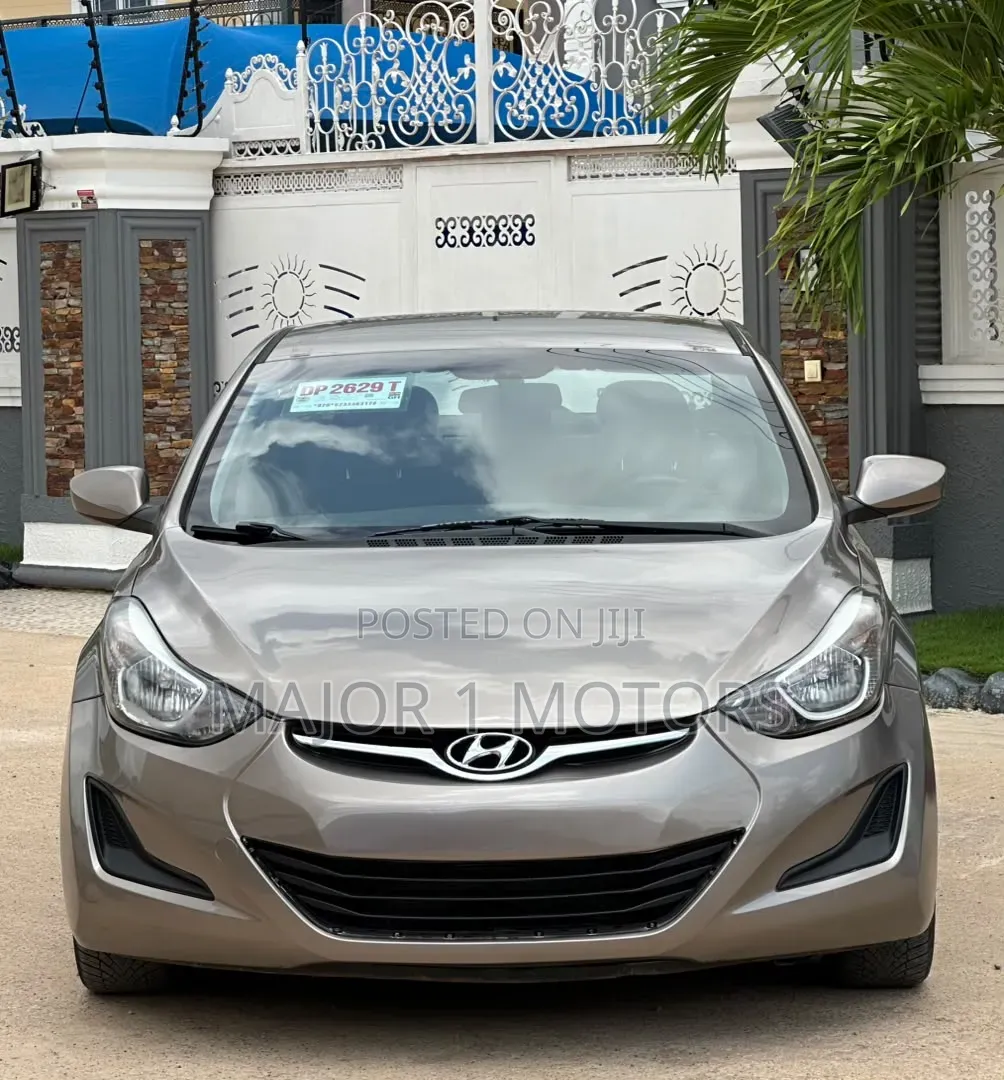 Hyundai Elantra SE 4dr Sedan (1.8L 4cyl 6A) 2015 Gold