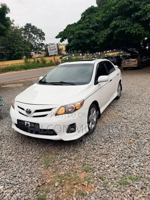Toyota Corolla 2013 White