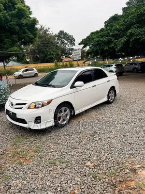 Toyota Corolla 2013 White