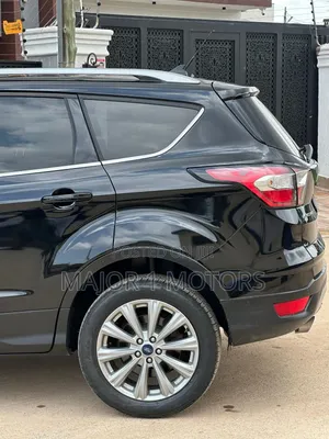 Ford Escape Titanium FWD 2018 Black
