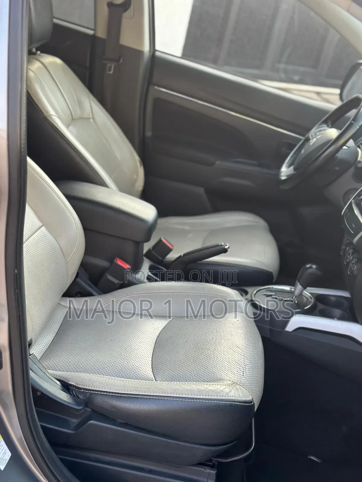 Mitsubishi Outlander 2015 Silver