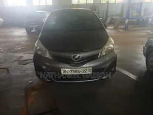 Toyota Vitz 2012 Gray