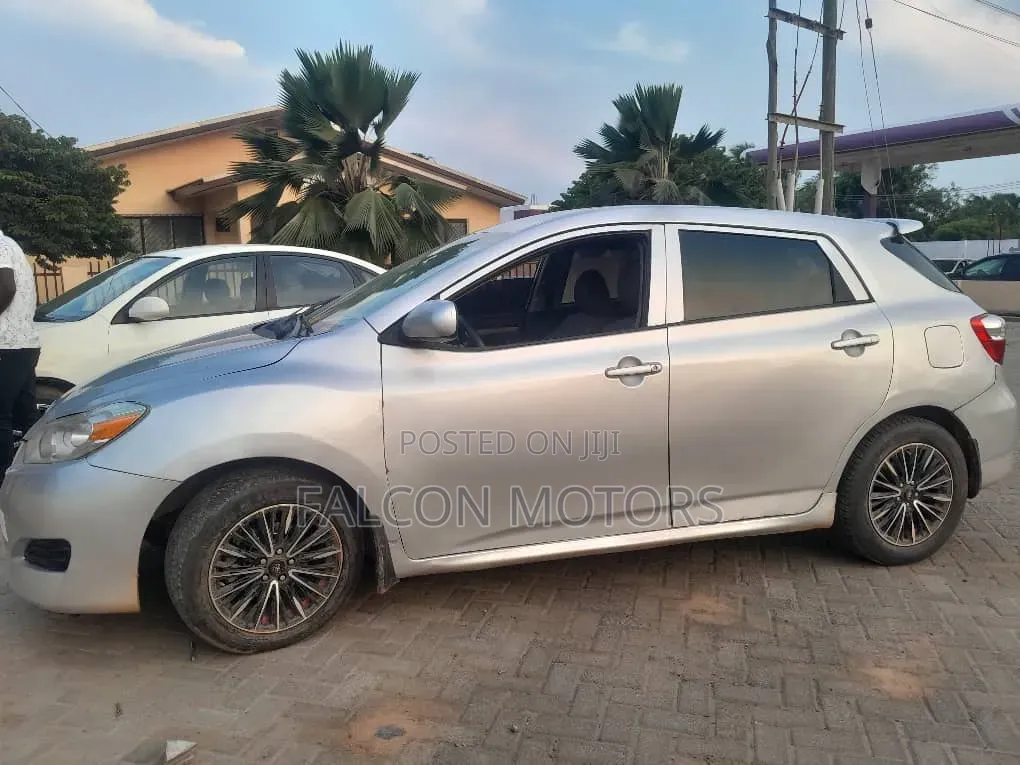 Toyota Matrix 2010 Silver