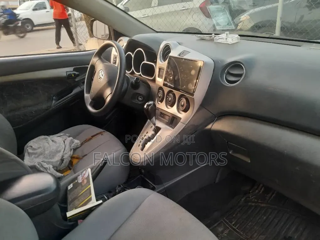 Toyota Matrix 2010 Silver