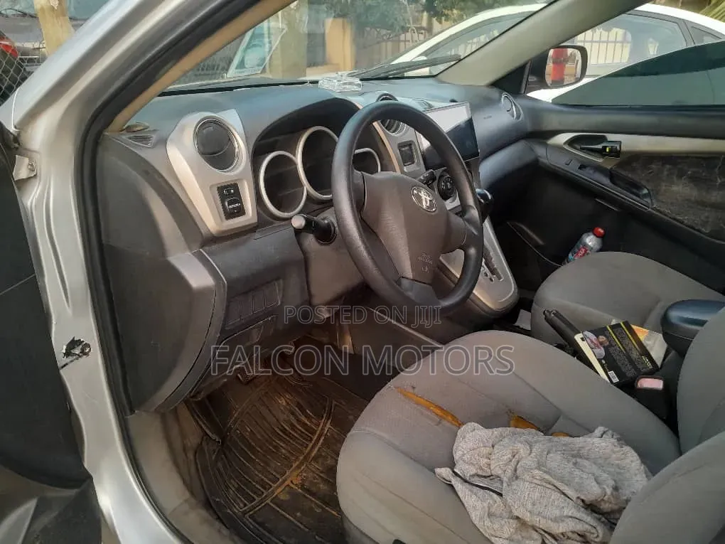 Toyota Matrix 2010 Silver