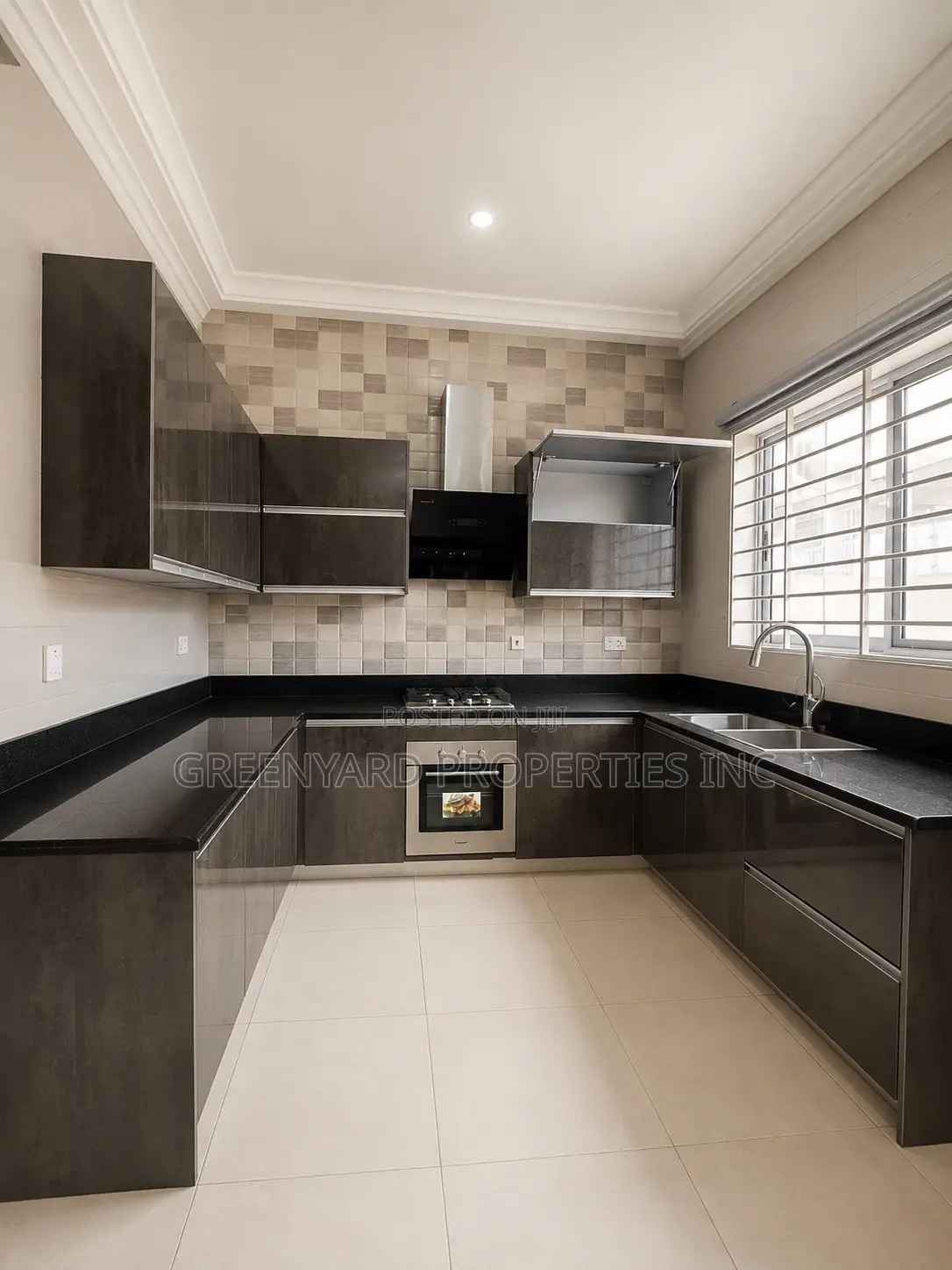 3bdrm House in A&C Mall, East Legon for rent