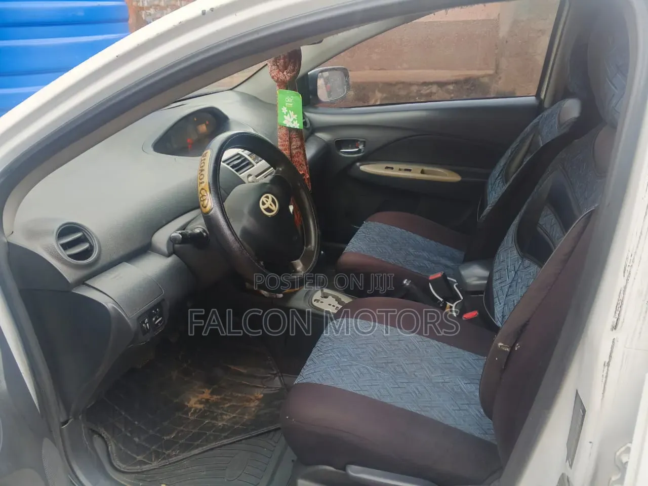 Toyota Yaris 2010 White