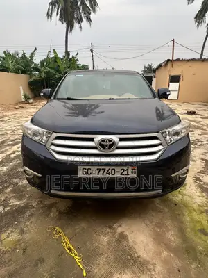 Toyota Highlander SE 2012 Gray