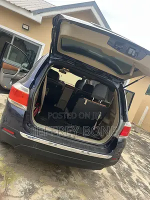 Toyota Highlander SE 2012 Gray