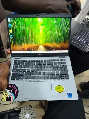 Laptop Dell Latitude 5320 16GB Intel Core i7 SSD 256GB