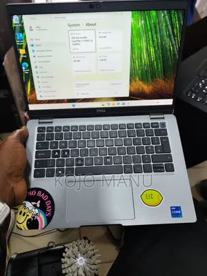 Laptop Dell Latitude 5320 16GB Intel Core i7 SSD 256GB