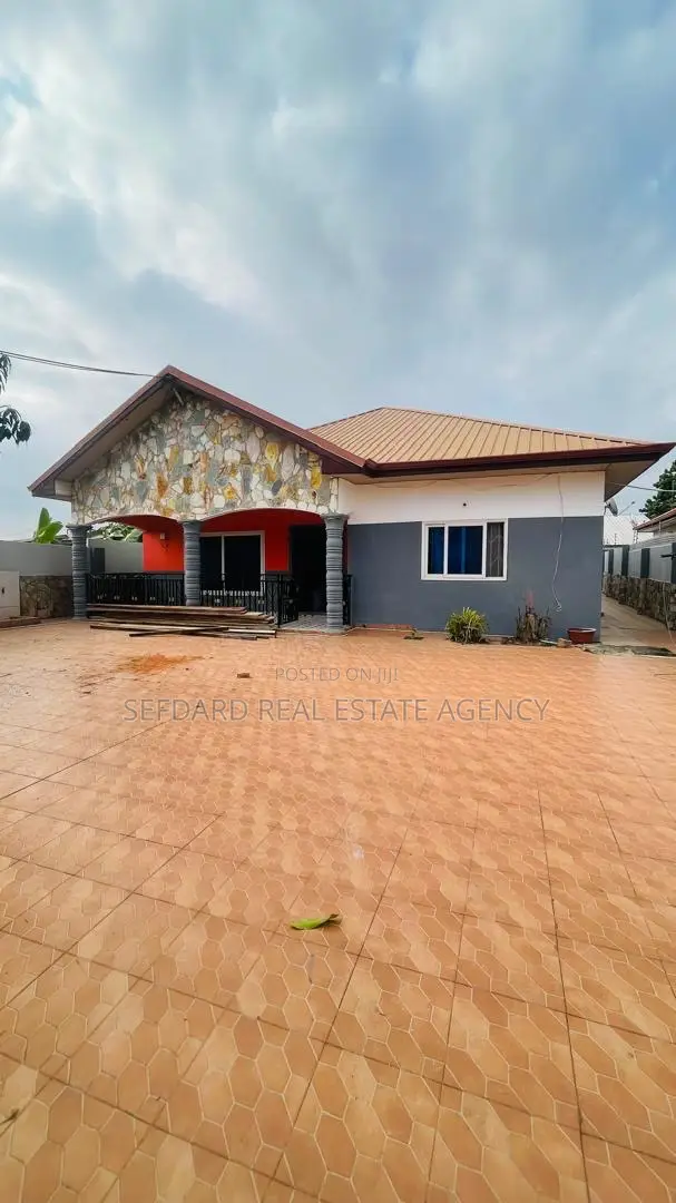 4bdrm House in Sefdard Properties, Pokuase for rent