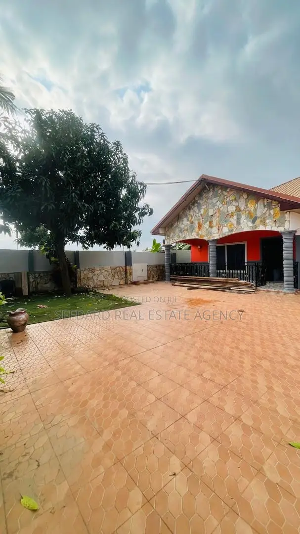 4bdrm House in Sefdard Properties, Pokuase for rent