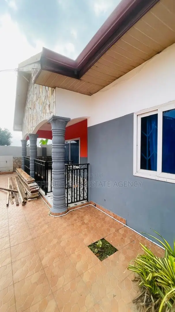 4bdrm House in Sefdard Properties, Pokuase for rent