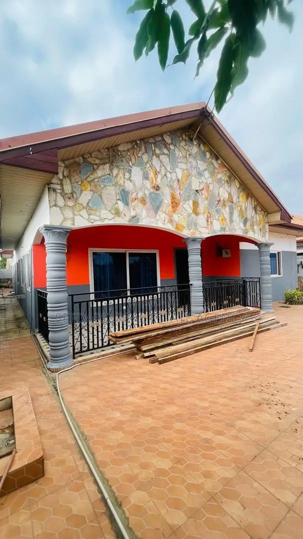 4bdrm House in Sefdard Properties, Pokuase for rent