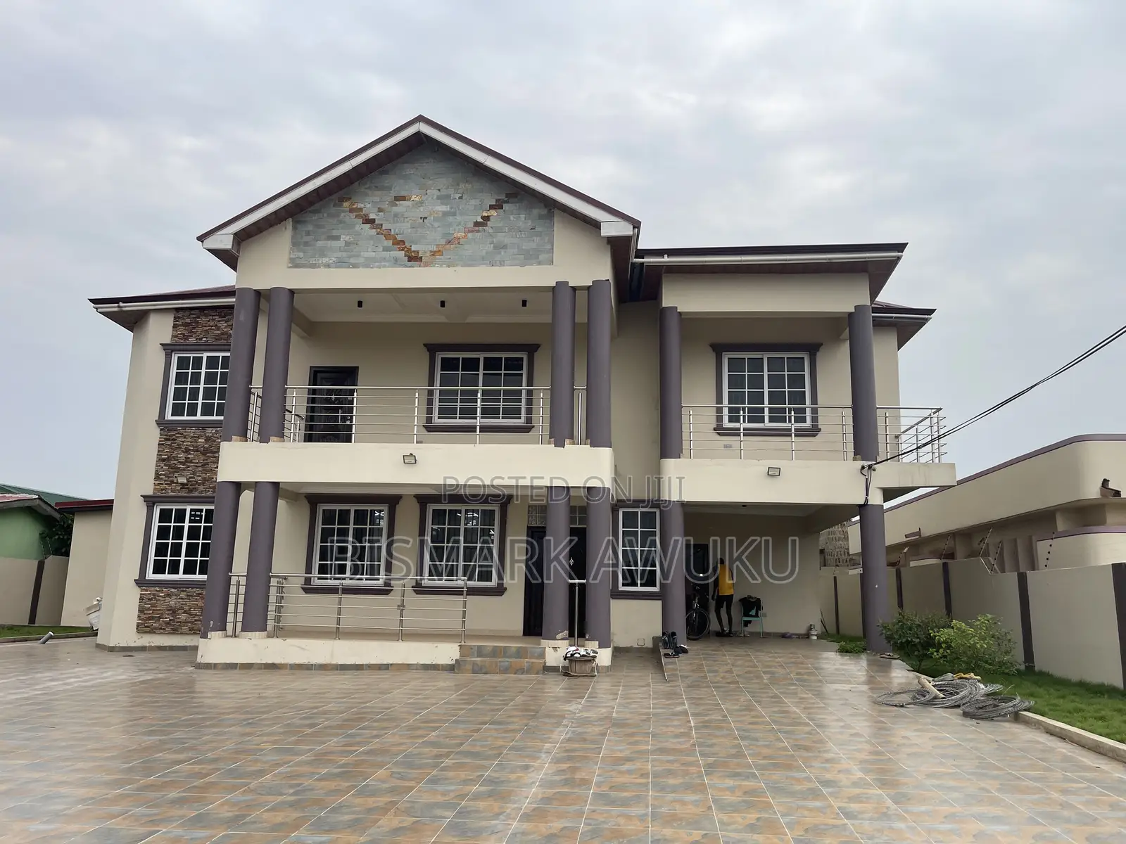5bdrm House in East Legon for rent
