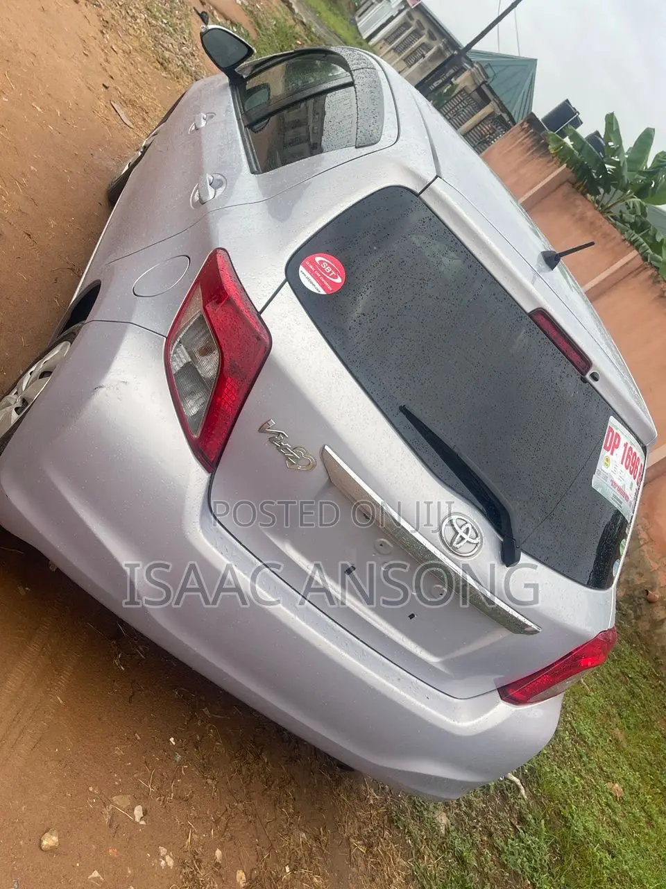Toyota Vitz 2013 Silver