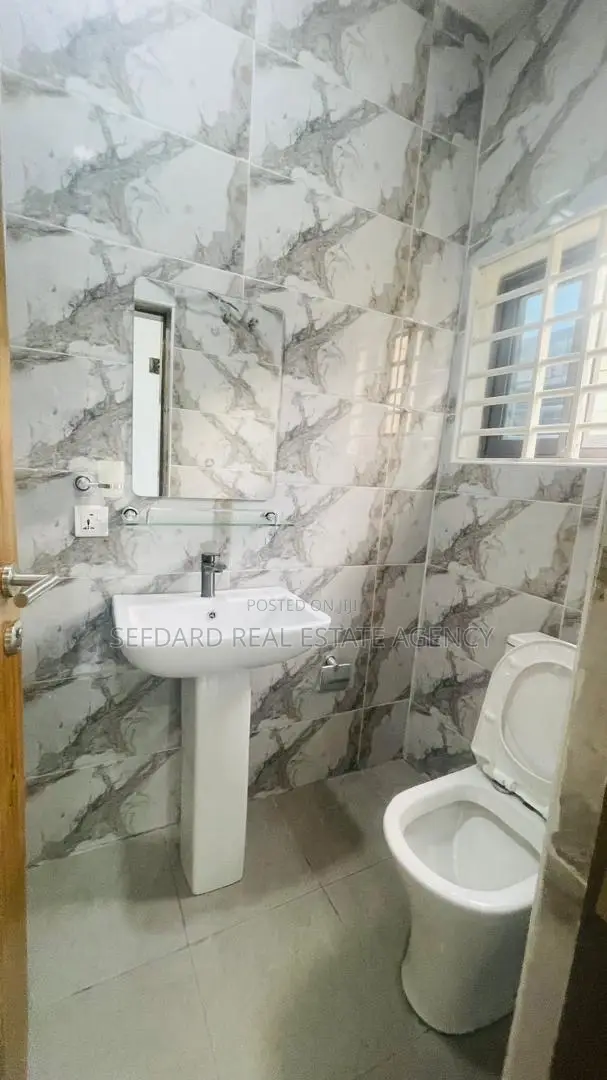 3bdrm House in Sefdard Properties, Pokuase for sale