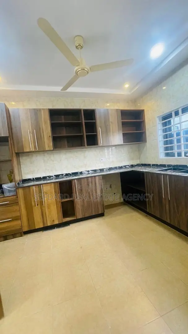 3bdrm House in Sefdard Properties, Pokuase for sale