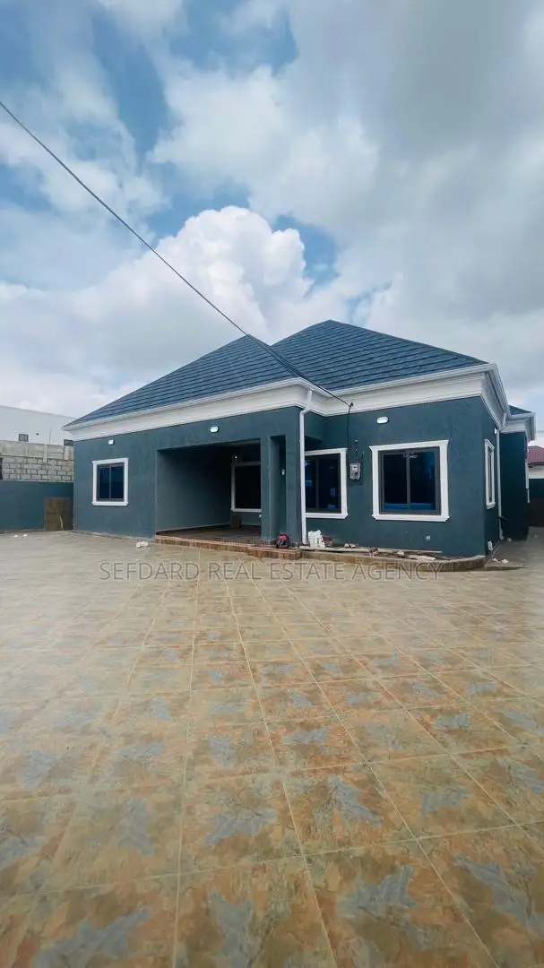 3bdrm House in Sefdard Properties, Pokuase for sale