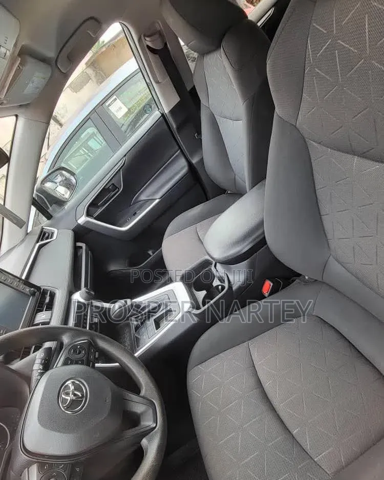 Toyota RAV4 2021 Brown