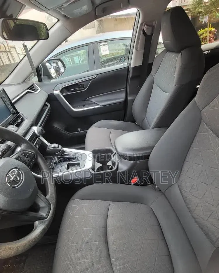 Toyota RAV4 2021 Brown