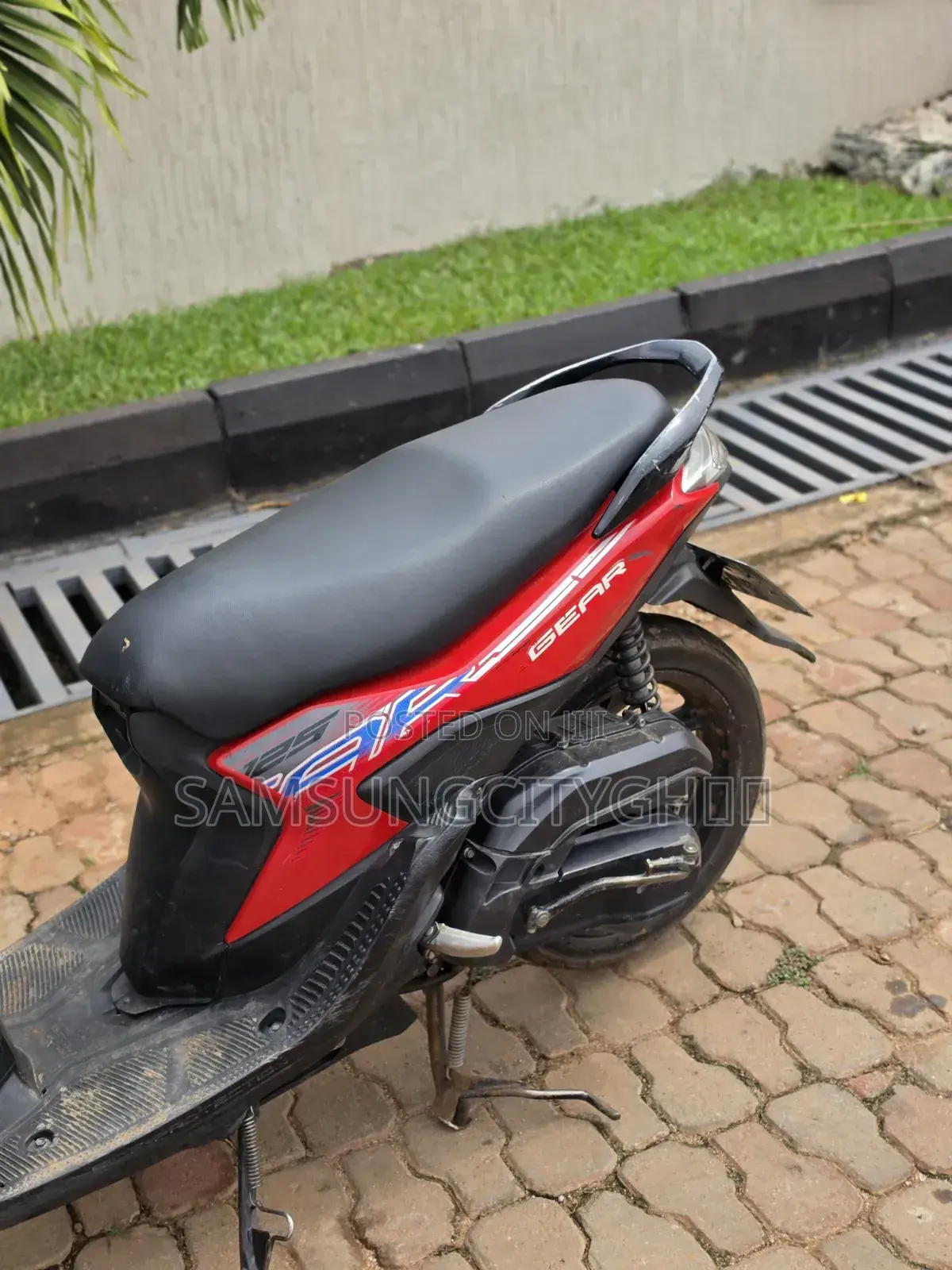 Yamaha Gear 2022 Red