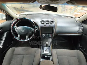 Nissan Altima 2.5 S Sedan 2011 Gray