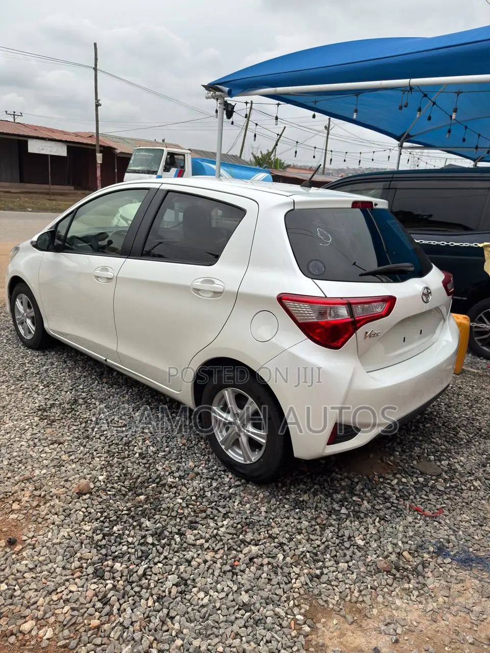 Toyota Vitz 2017 White