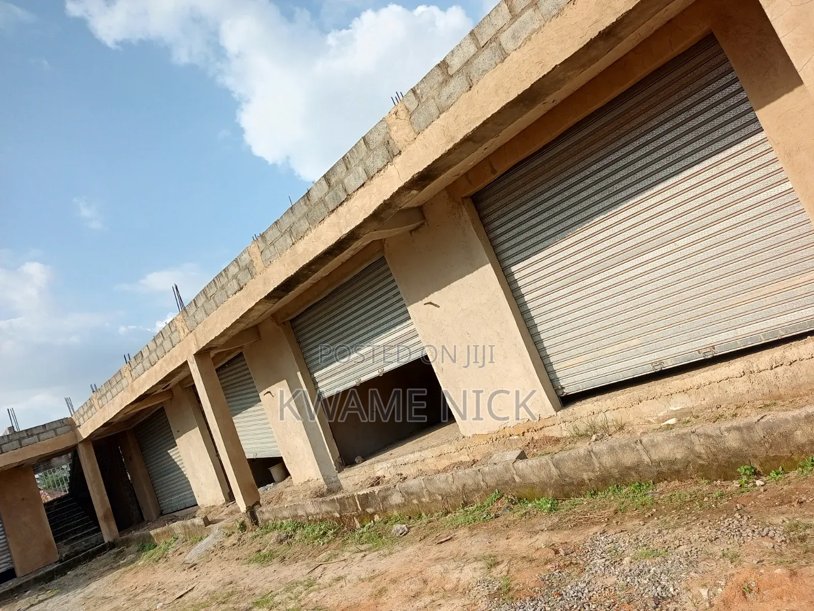 Stores 4 Rent at Adjen Kotoku Onions Market Just by the Road