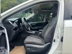 Toyota RAV4 2023 White