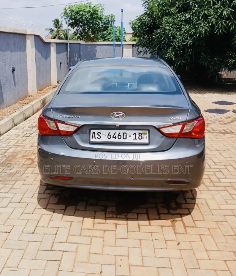 Hyundai Sonata GLS Sedan FWD (2.4L 4cyl 6A) 2013 Gray