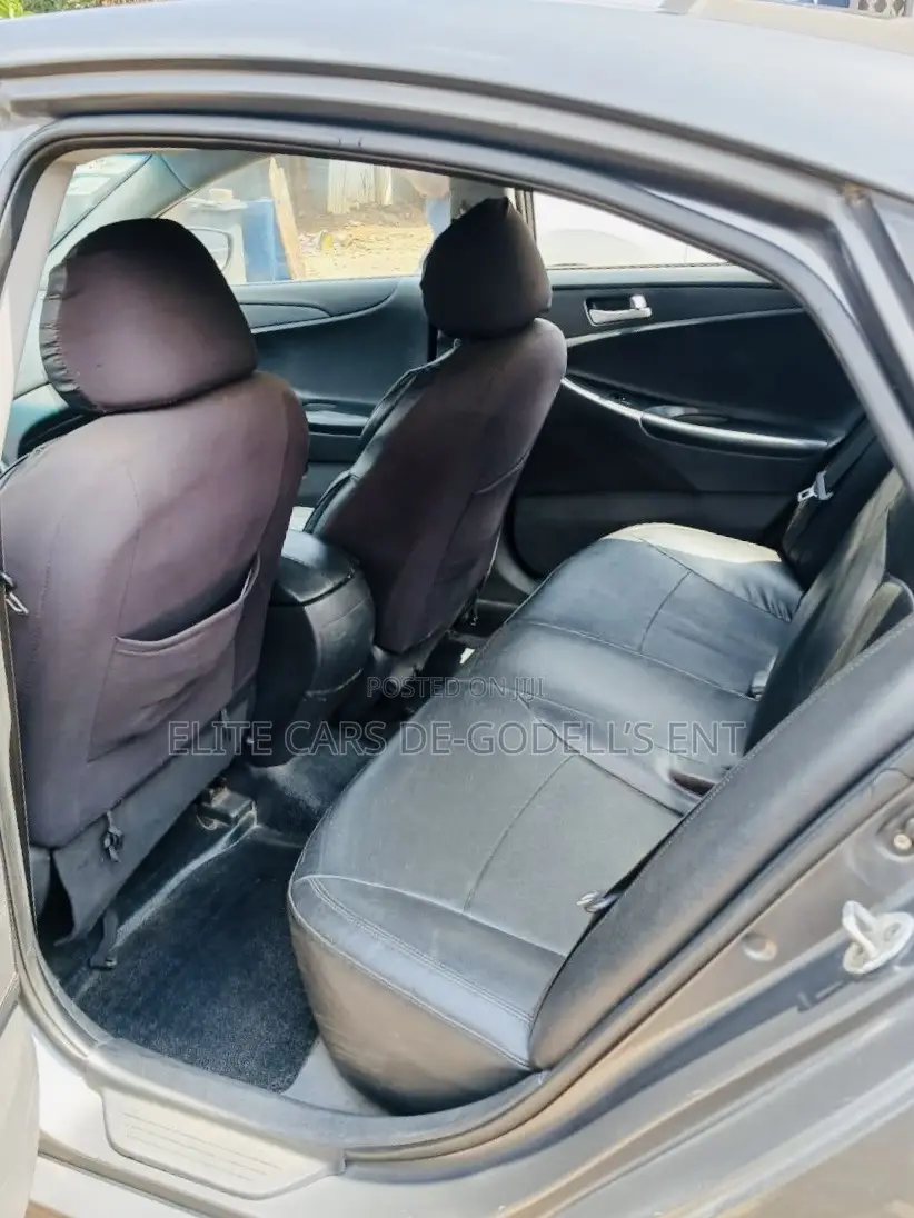 Hyundai Sonata GLS Sedan FWD (2.4L 4cyl 6A) 2013 Gray